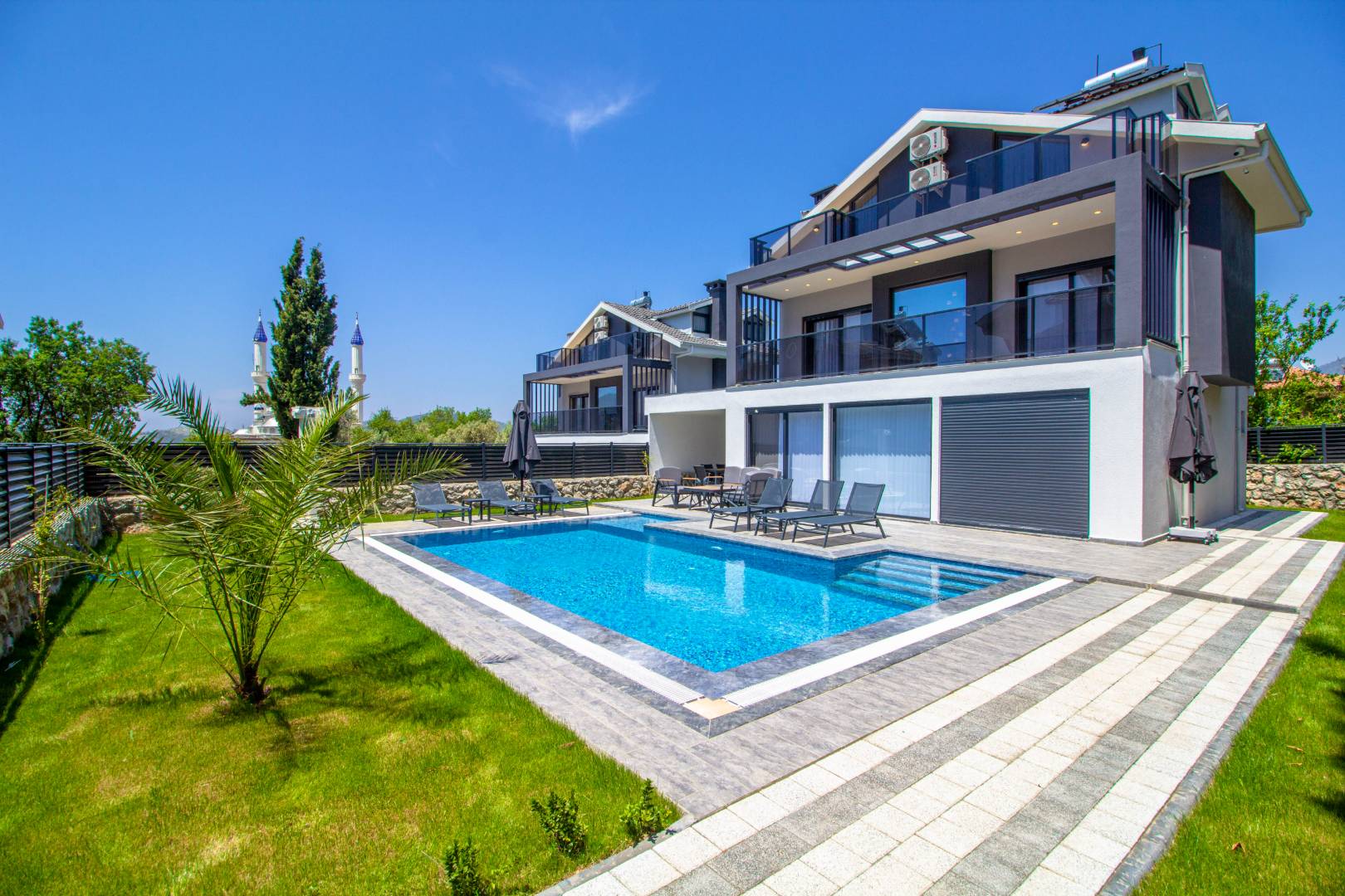 Fethiye Ölüdeniz'de Modern Tasarımlı, Özel Havuzlu, 8 Kişilik Villa 45874