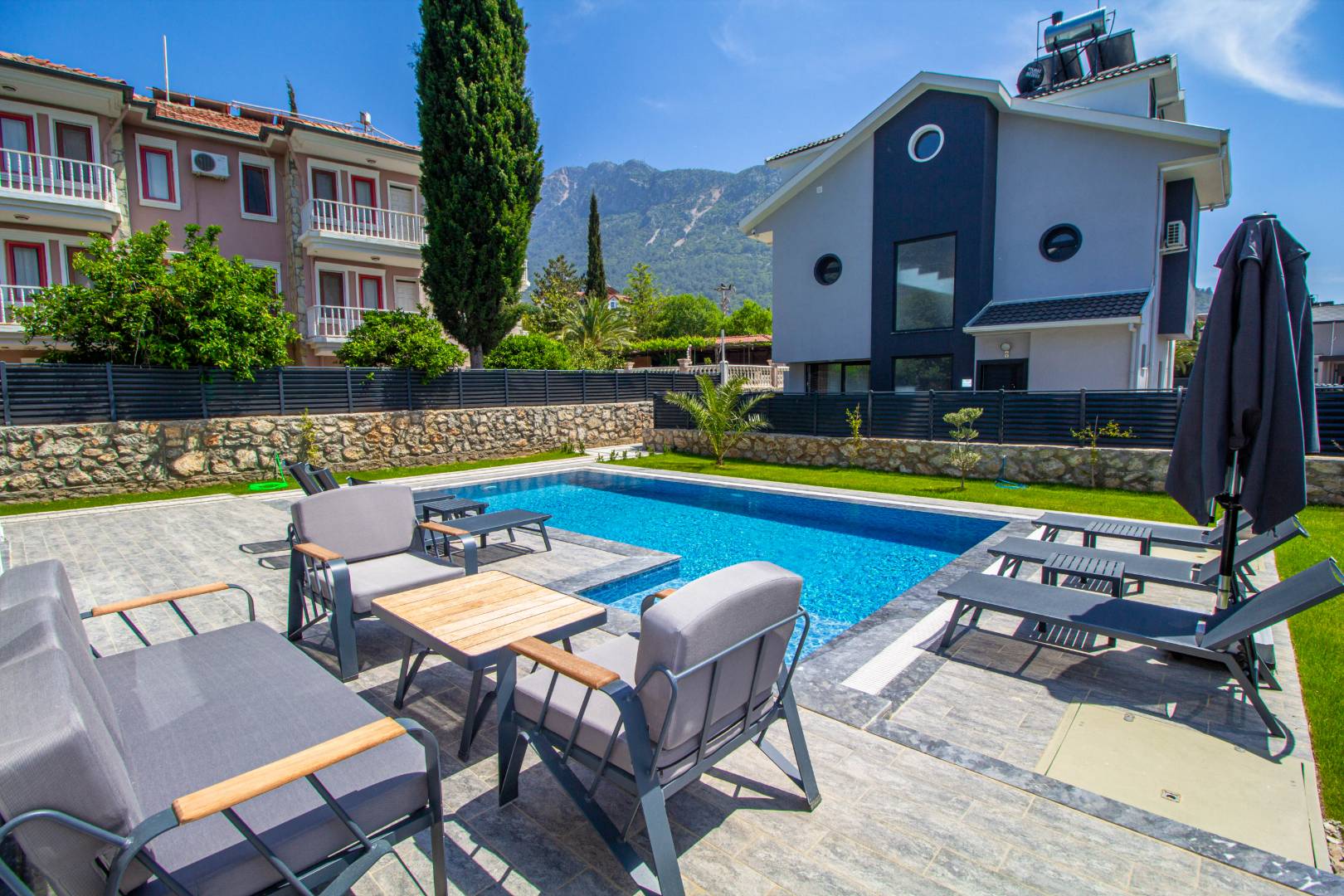 Fethiye Ölüdeniz'de Modern Tasarımlı, Özel Havuzlu, 8 Kişilik Villa 45874 — 3