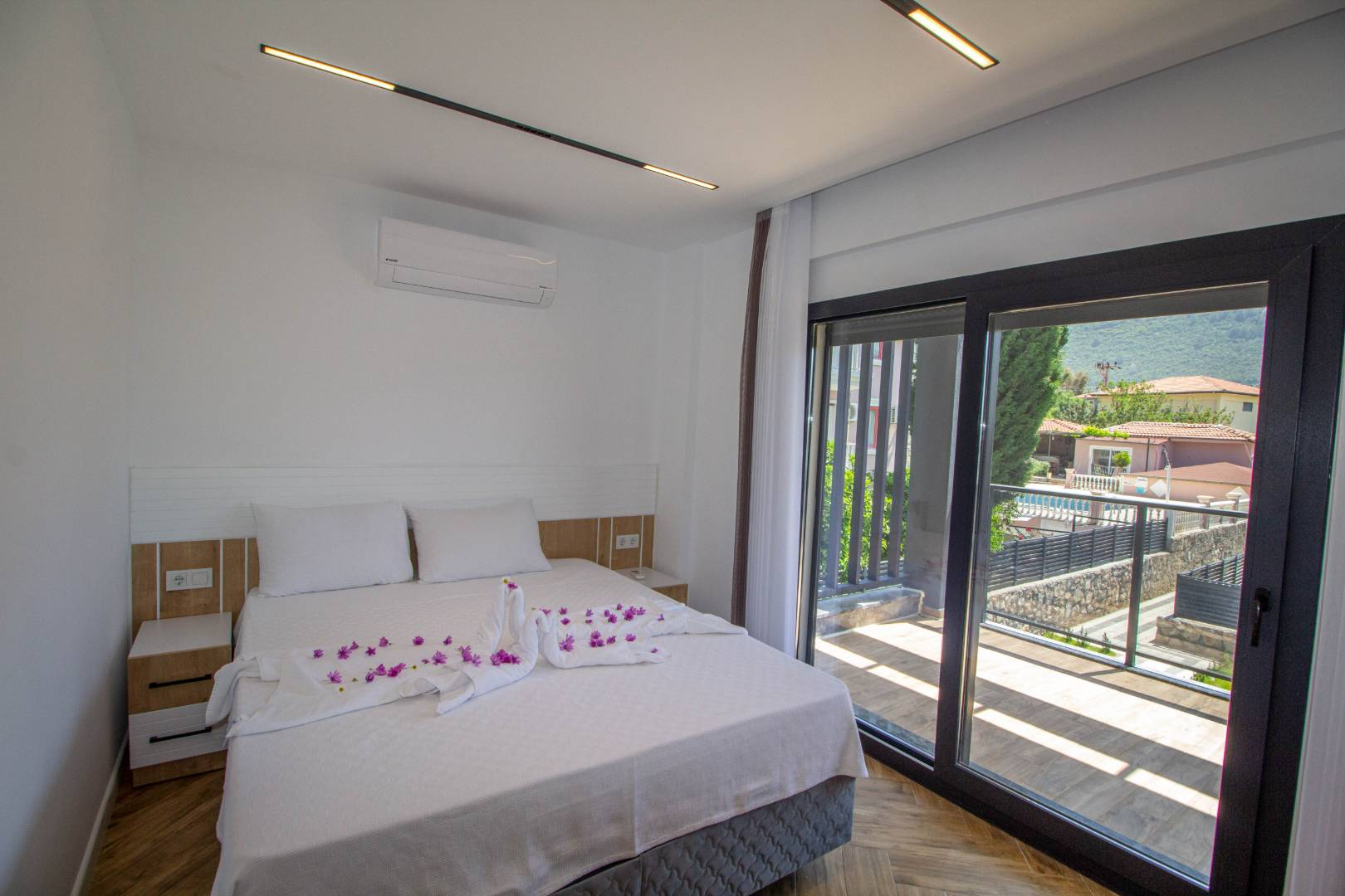 Fethiye Ölüdeniz'de Modern Tasarımlı, Özel Havuzlu, 8 Kişilik Villa 45874 — 9