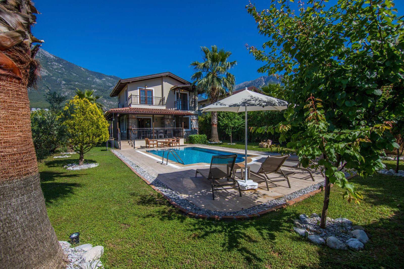 Fethiye Ölüdeniz'de Yemyeşil Bahçeli, Özel Havuzlu, Merkezi Villa 45749