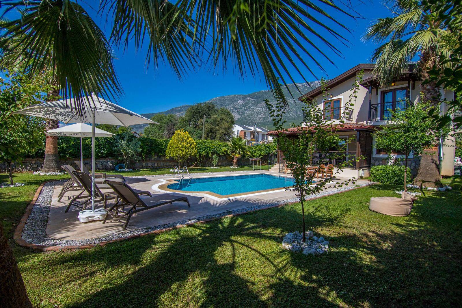 Fethiye Ölüdeniz'de Yemyeşil Bahçeli, Özel Havuzlu, Merkezi Villa 45749 — 2