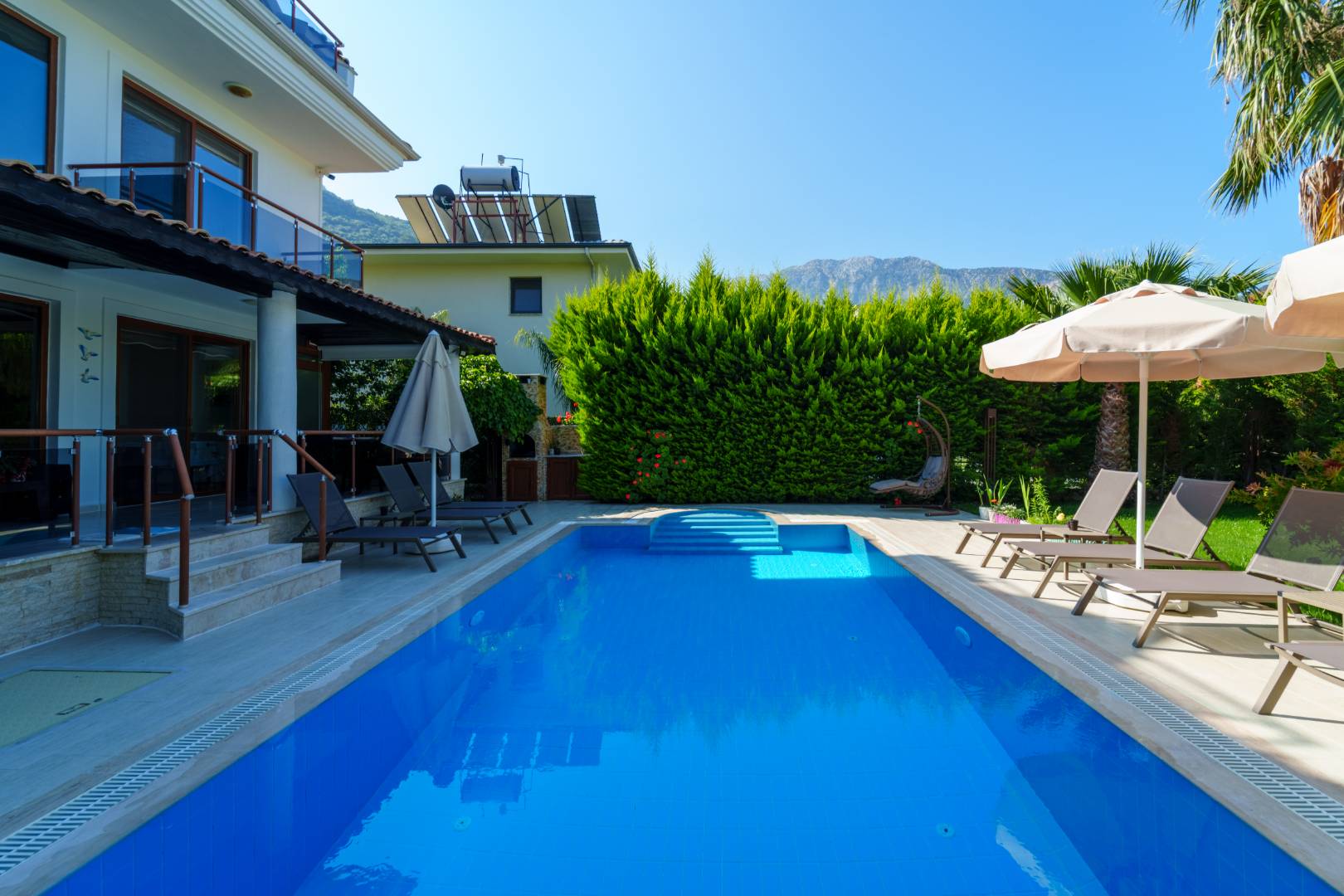 Fethiye Ölüdeniz'de Yemyeşil Bahçeli, Özel Havuzlu, Merkezi Villa 45995 — 3