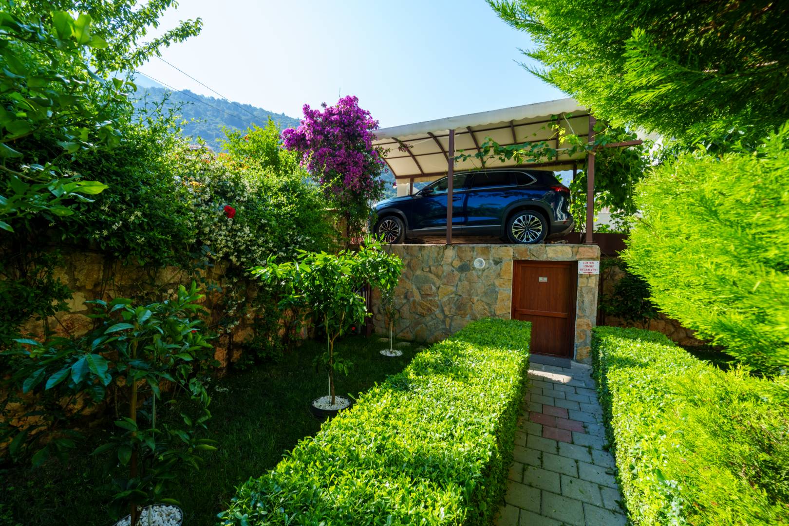 Fethiye Ölüdeniz'de Yemyeşil Bahçeli, Özel Havuzlu, Merkezi Villa