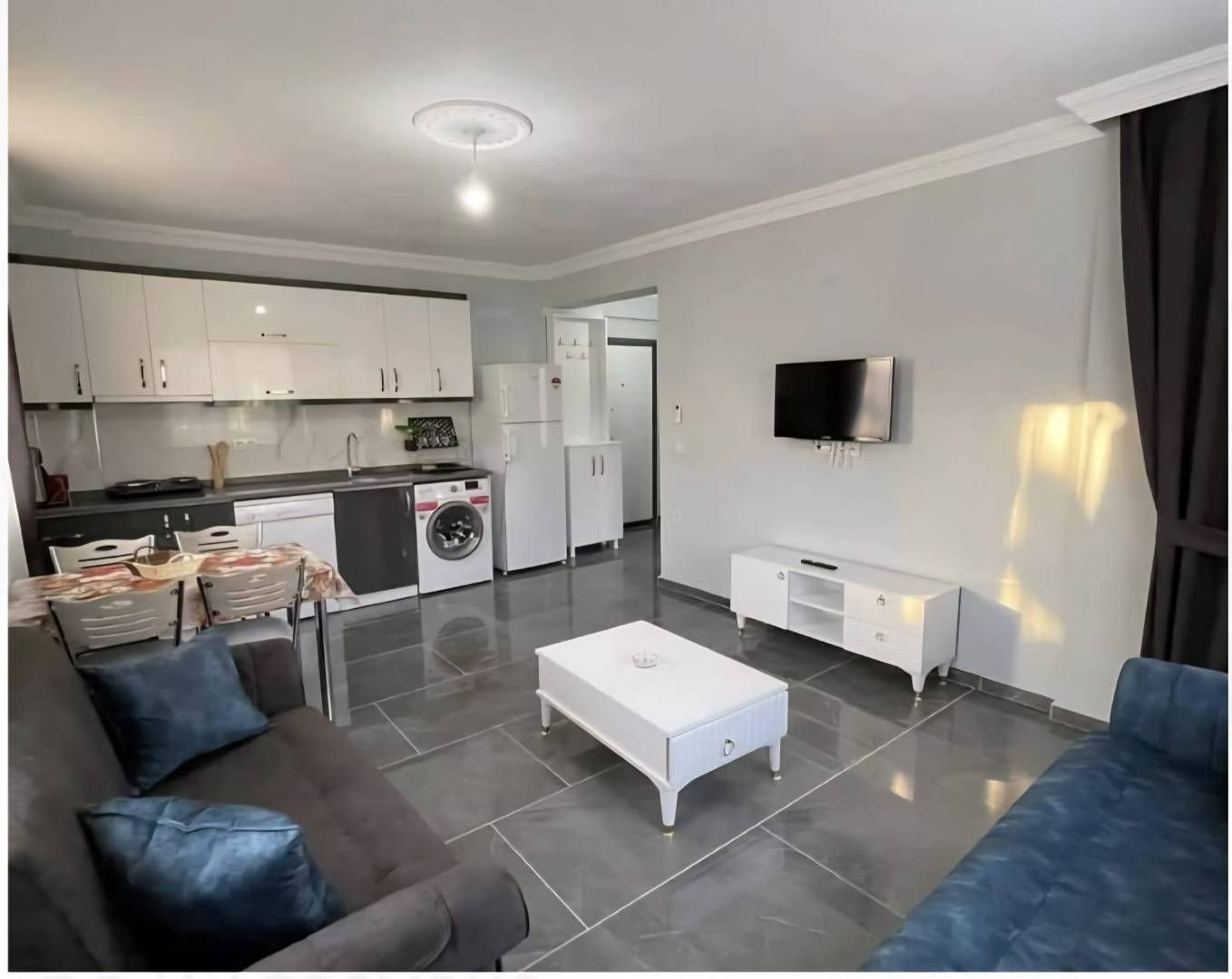 Fethiye Patlangıç'ta Merkezi Konumlu, Konforlu Tasarımlı, 1+1 Ev