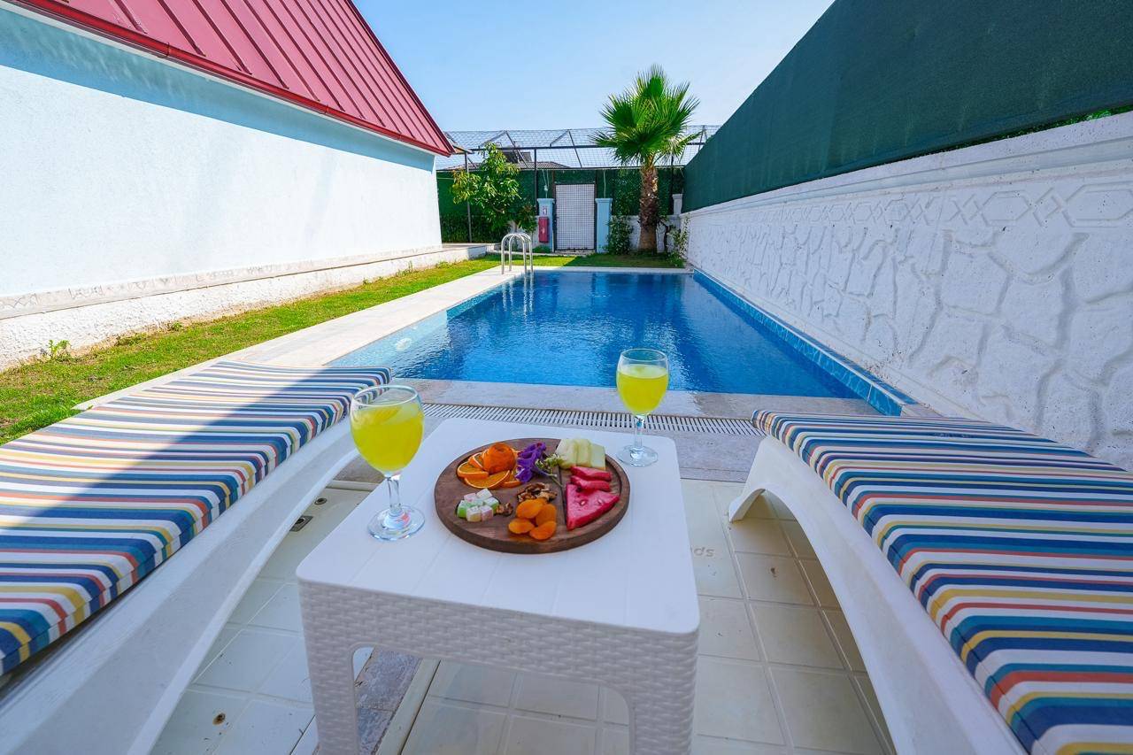 Fethiye Yanıklar'da Çekirdek Ailelere Uygun, Özel Havuzlu, Bahçeli Bungalov