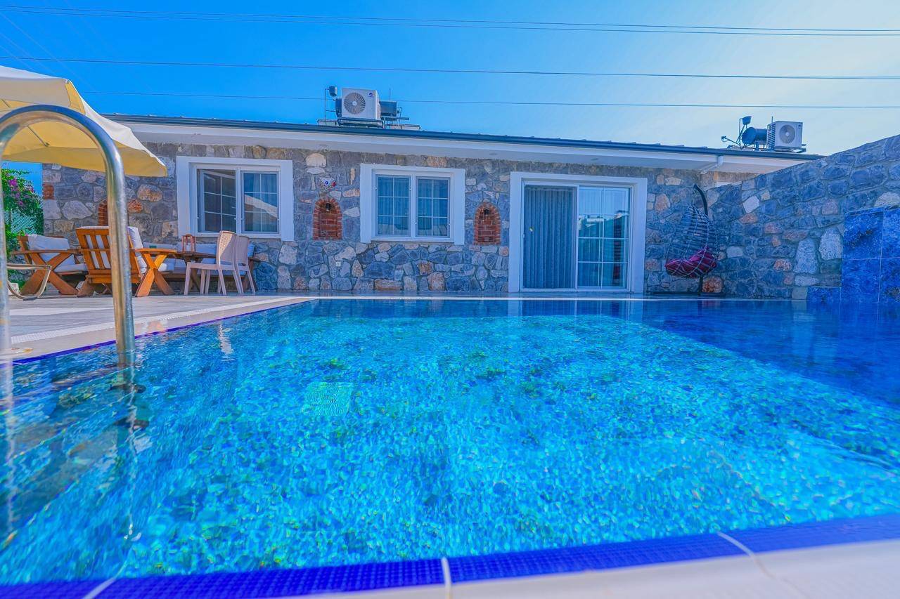 Fethiye Yanıklar'da Geniş Ailelere Uygun, Özel Havuzlu, Modern Villa
