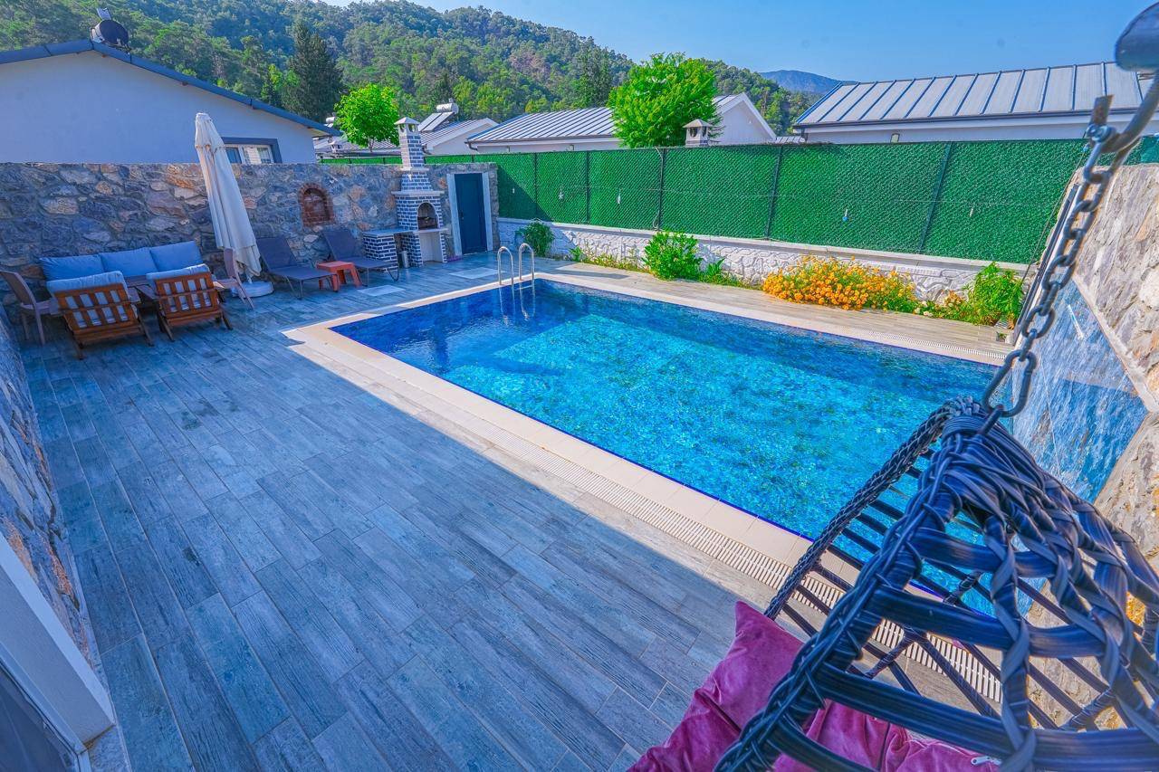 Fethiye Yanıklar'da Geniş Ailelere Uygun, Özel Havuzlu, Modern Villa