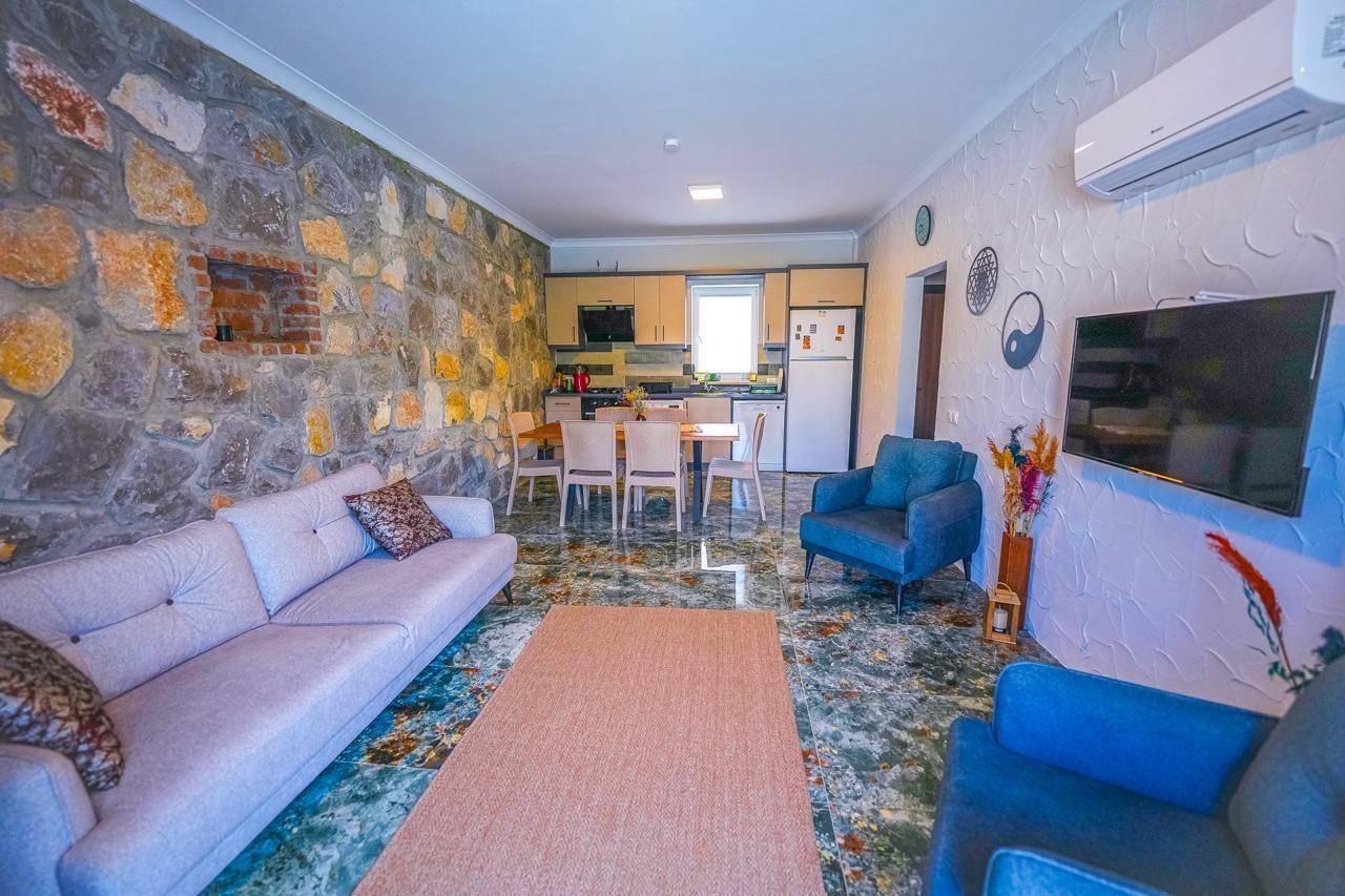 Fethiye Yanıklar'da Geniş Ailelere Uygun, Özel Havuzlu, Modern Villa