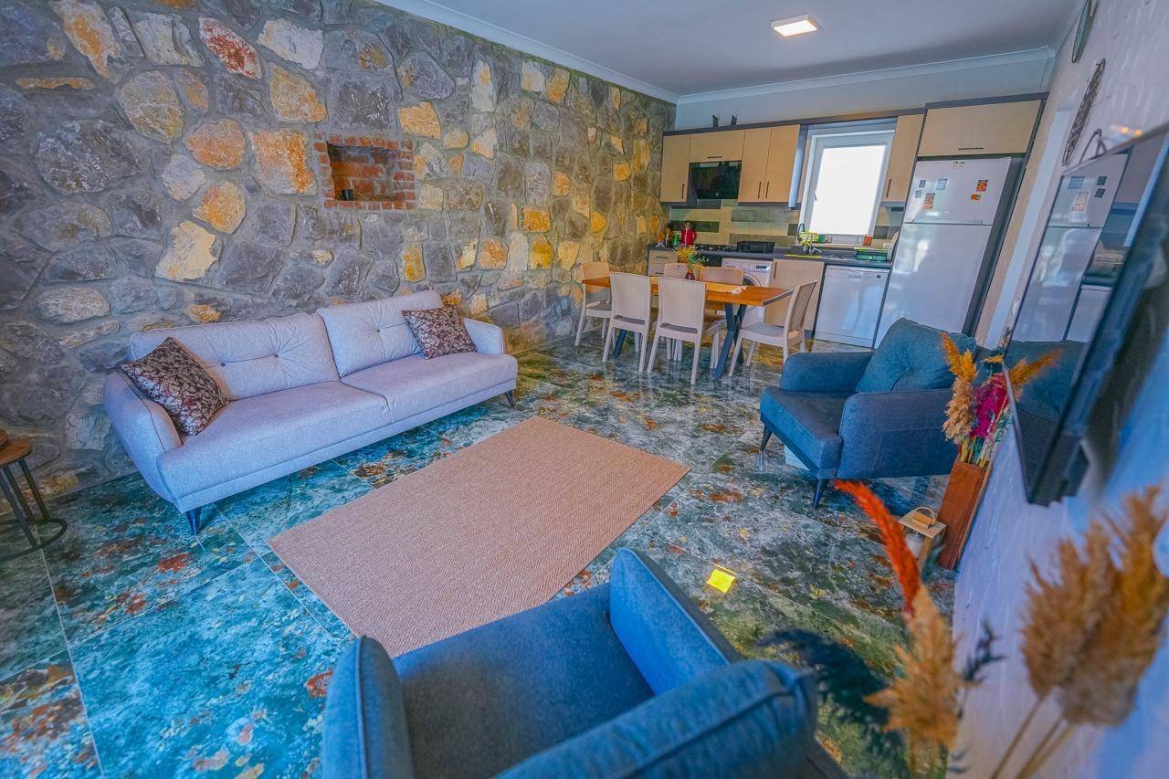 Fethiye Yanıklar'da Geniş Ailelere Uygun, Özel Havuzlu, Modern Villa