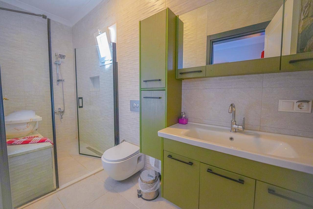 Fethiye Yanıklar'da Geniş Ailelere Uygun, Özel Havuzlu, Modern Villa
