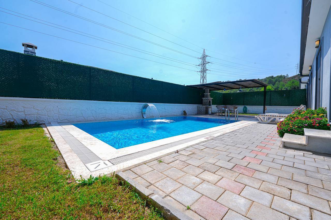 Fethiye Yanıklar'da Tesis İçerisinde, Kahvaltı Dahil, Konforlu Villa