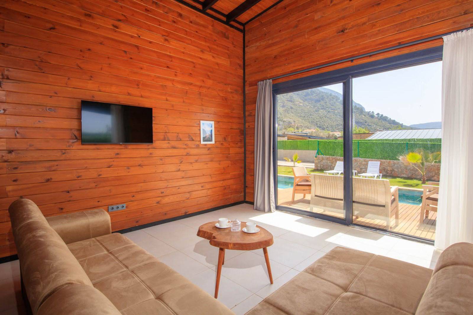 Fethiye Yeşilüzümlü'de Site İçerisinde, Özel Havuzlu, 4 Kişilik Villa