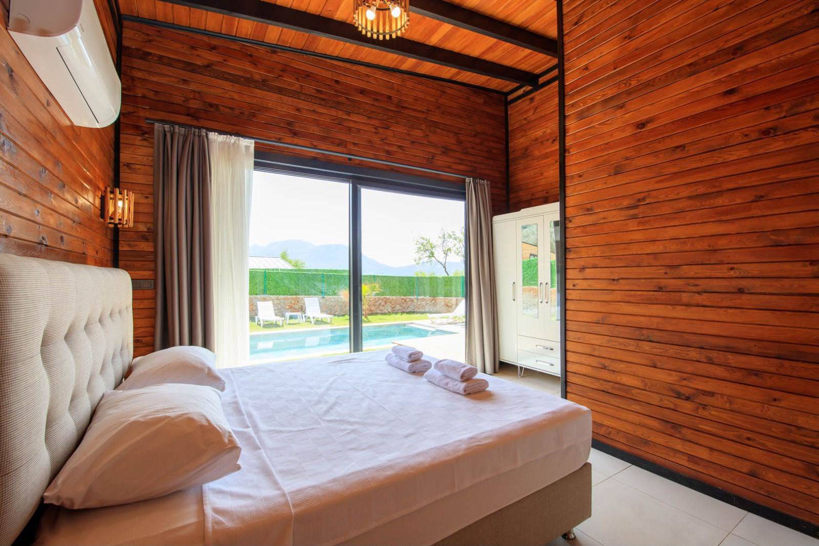 Fethiye Yeşilüzümlü'de Site İçerisinde, Özel Havuzlu, 4 Kişilik Villa