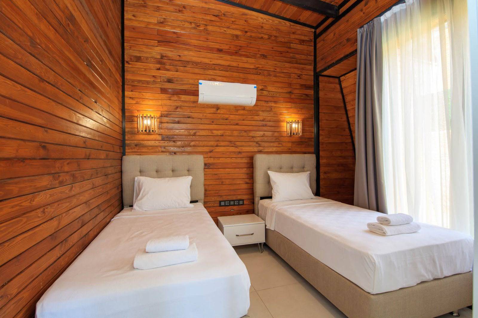 Fethiye Yeşilüzümlü'de Site İçerisinde, Özel Havuzlu, 4 Kişilik Villa