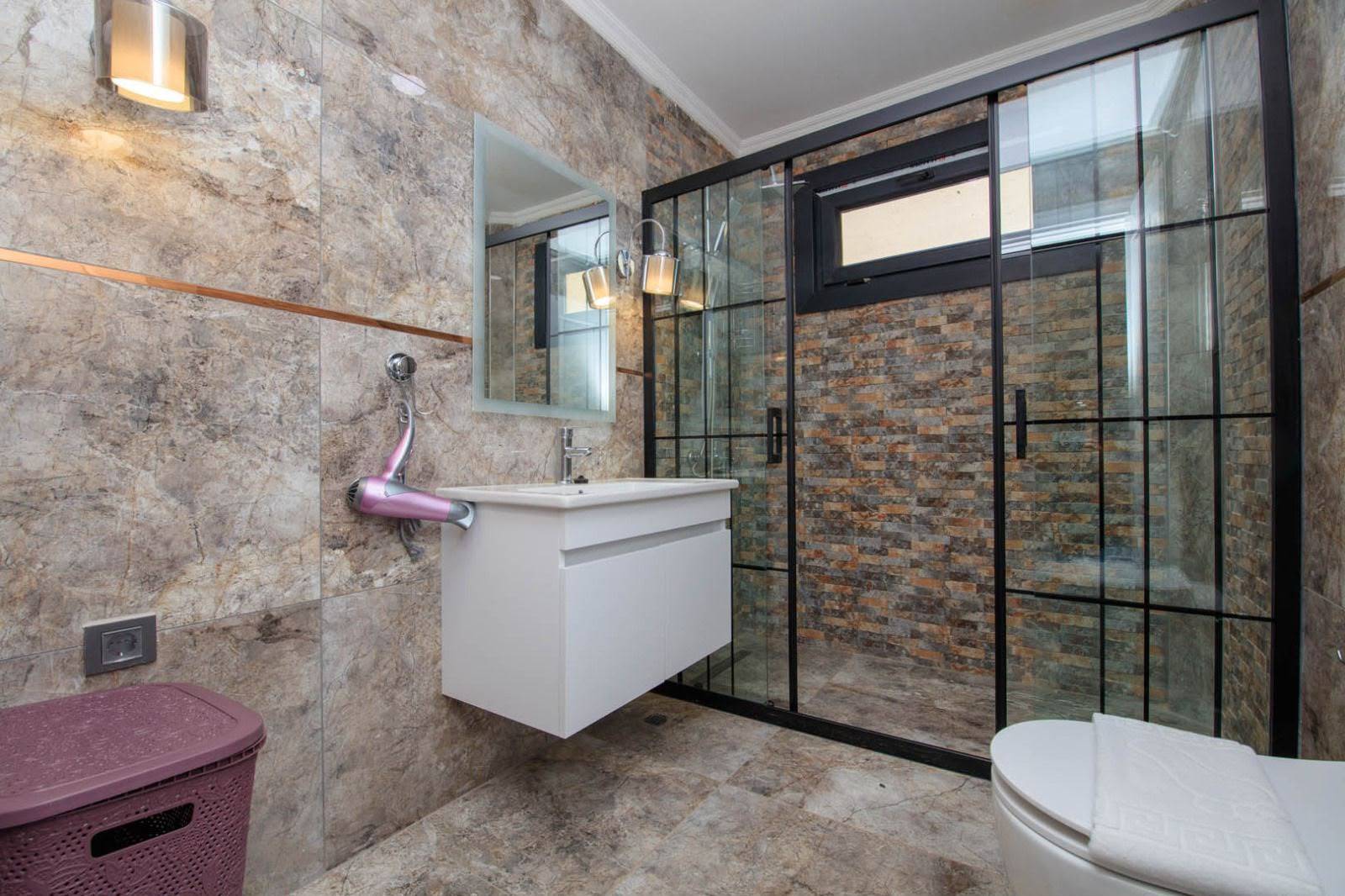 Fethiye Yeşilüzümlü'de Site İçerisinde, Özel Havuzlu, 4 Kişilik Villa