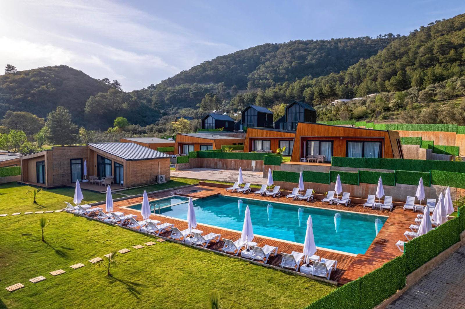 Fethiye Yeşilüzümlü'de Çekirdek Ailelere Uygun, Ortak Havuzlu, Kiralık Villa