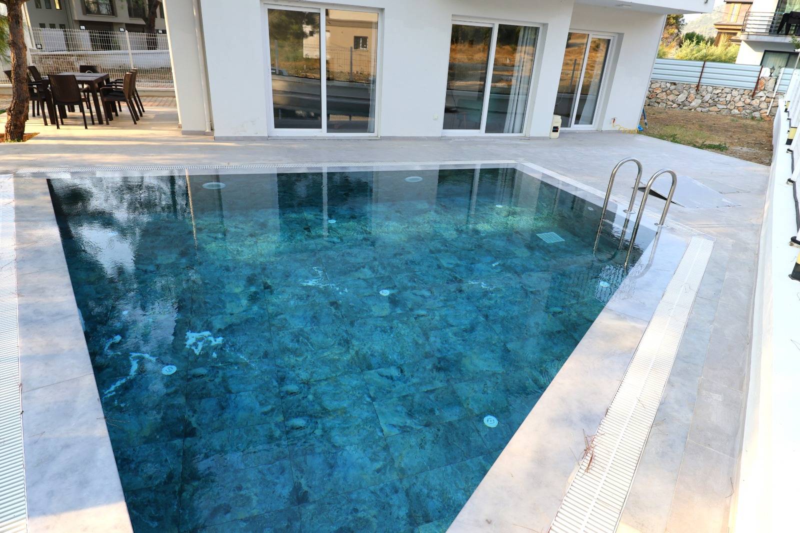 Fethiye Yeşilüzümlü'de Geniş Ailelere Uygun, Özel Havuzlu, Konforlu Villa