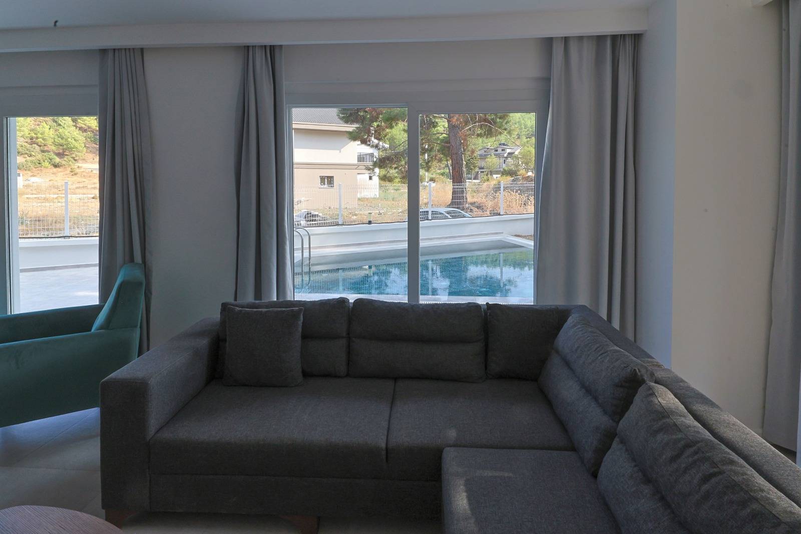 Fethiye Yeşilüzümlü'de Geniş Ailelere Uygun, Özel Havuzlu, Konforlu Villa