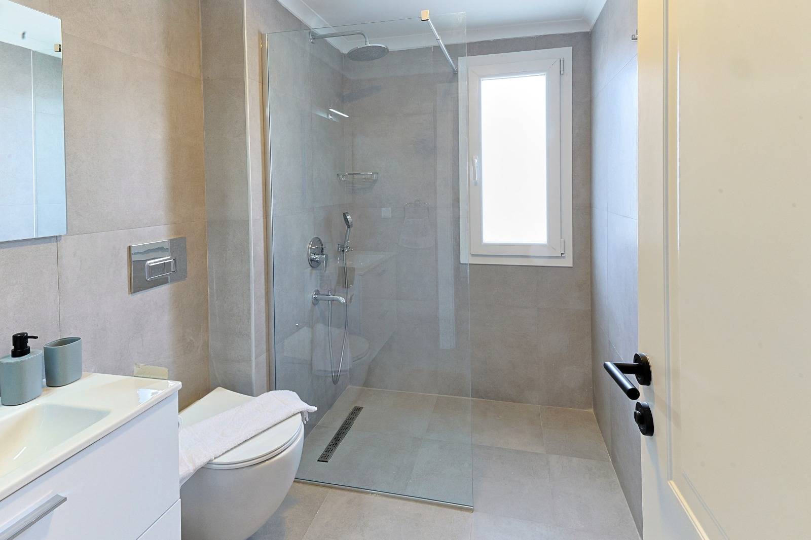 Fethiye Yeşilüzümlü'de Geniş Ailelere Uygun, Özel Havuzlu, Konforlu Villa