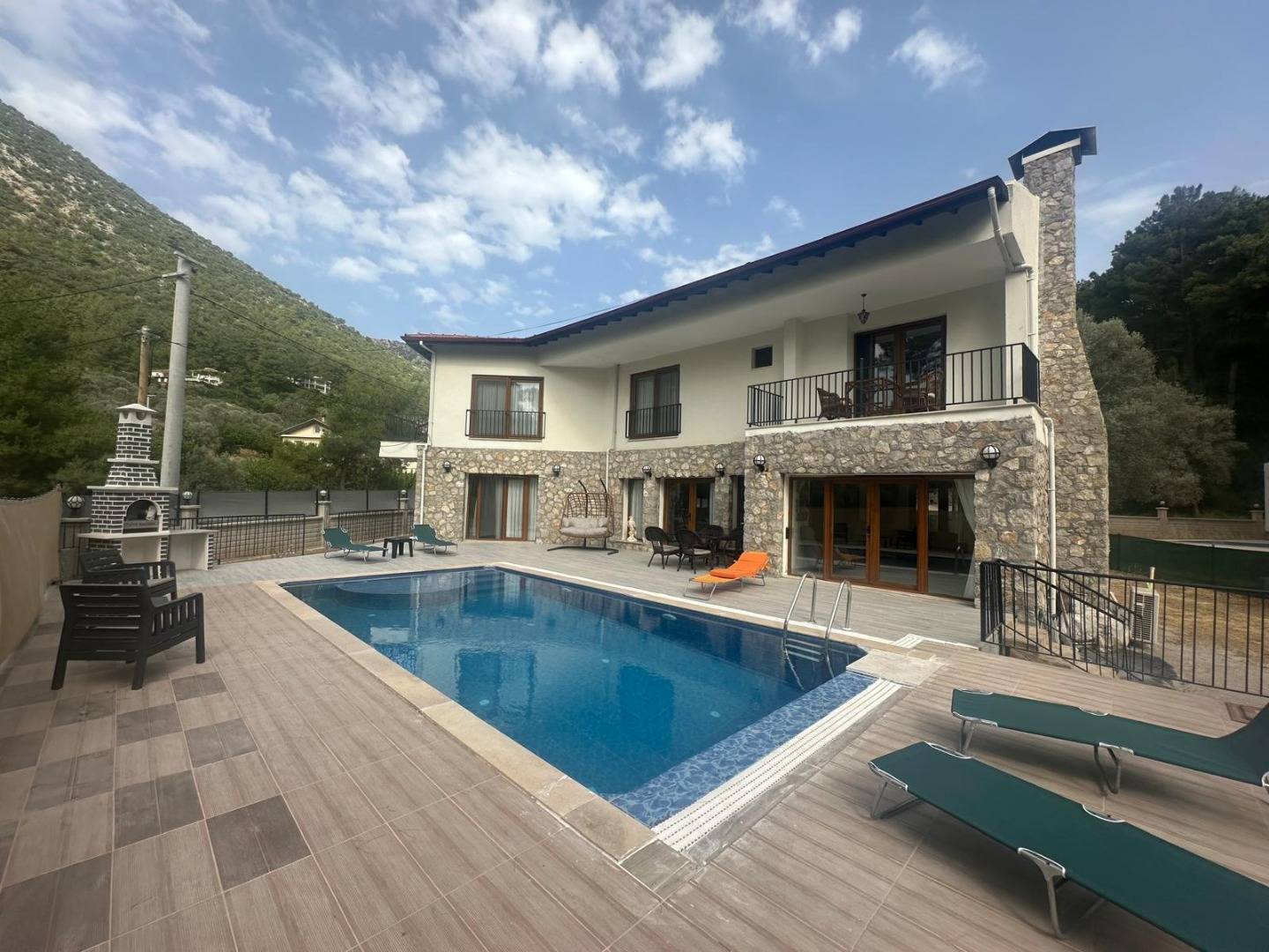 Fethiye Yeşilüzümlü'de Gözlerden Uzak Konumda, Özel Havuzlu, Geniş Villa 45830 — 2