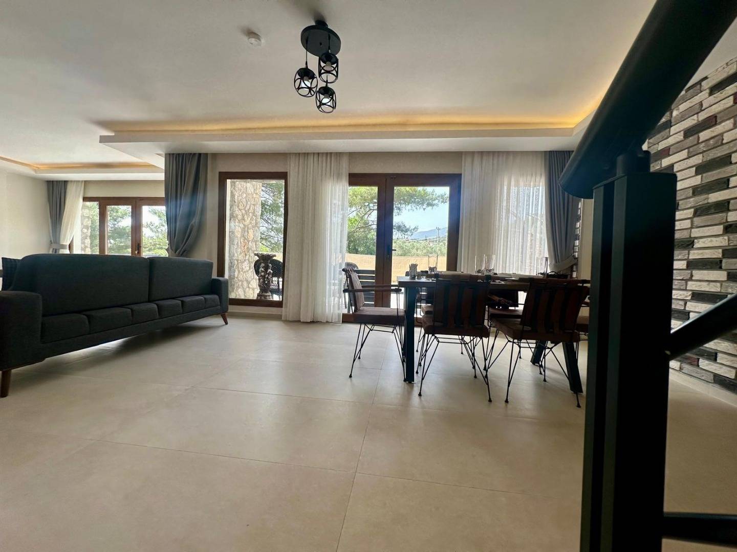 Fethiye Yeşilüzümlü'de Gözlerden Uzak Konumda, Özel Havuzlu, Geniş Villa