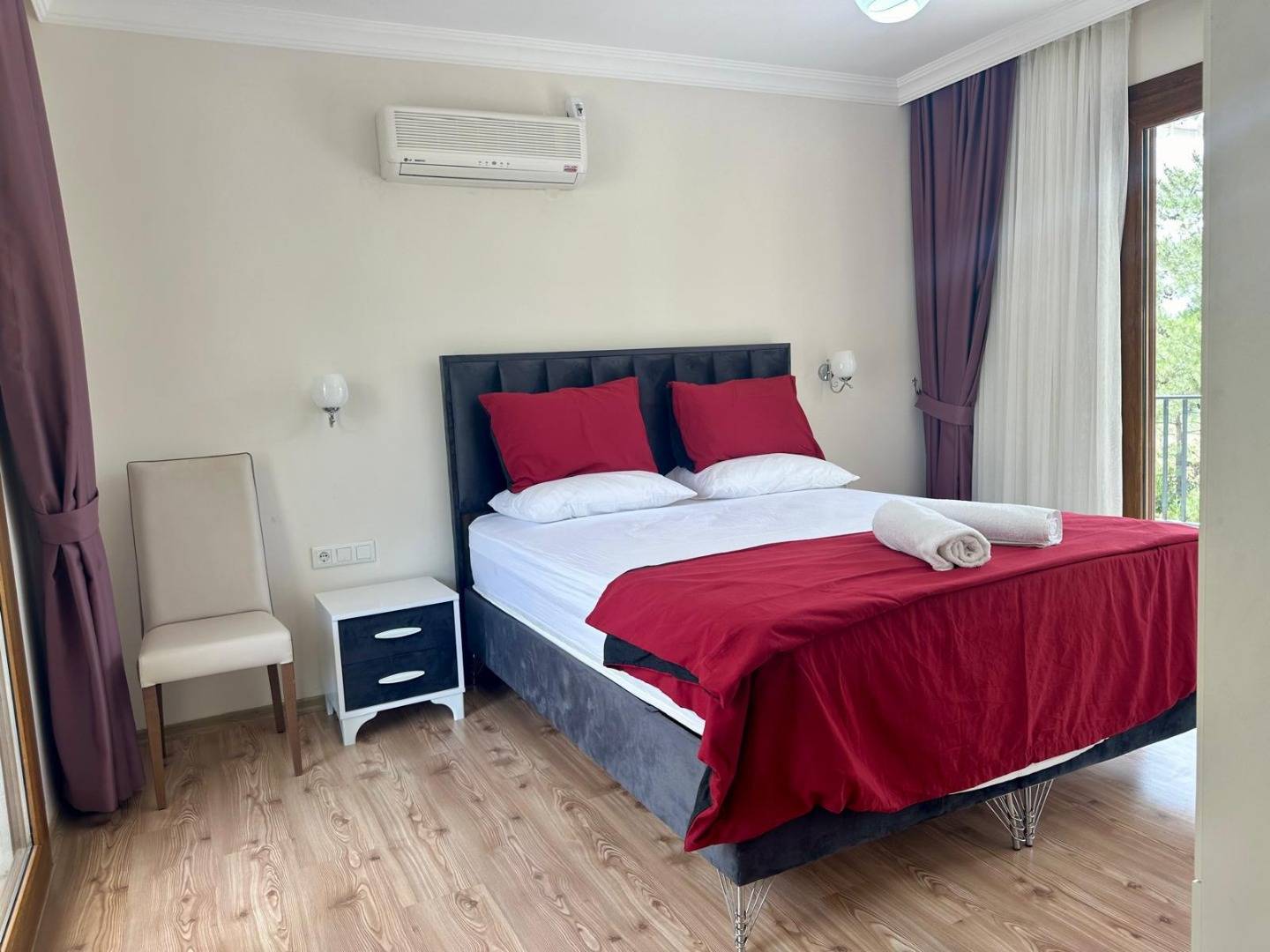 Fethiye Yeşilüzümlü'de Gözlerden Uzak Konumda, Özel Havuzlu, Geniş Villa