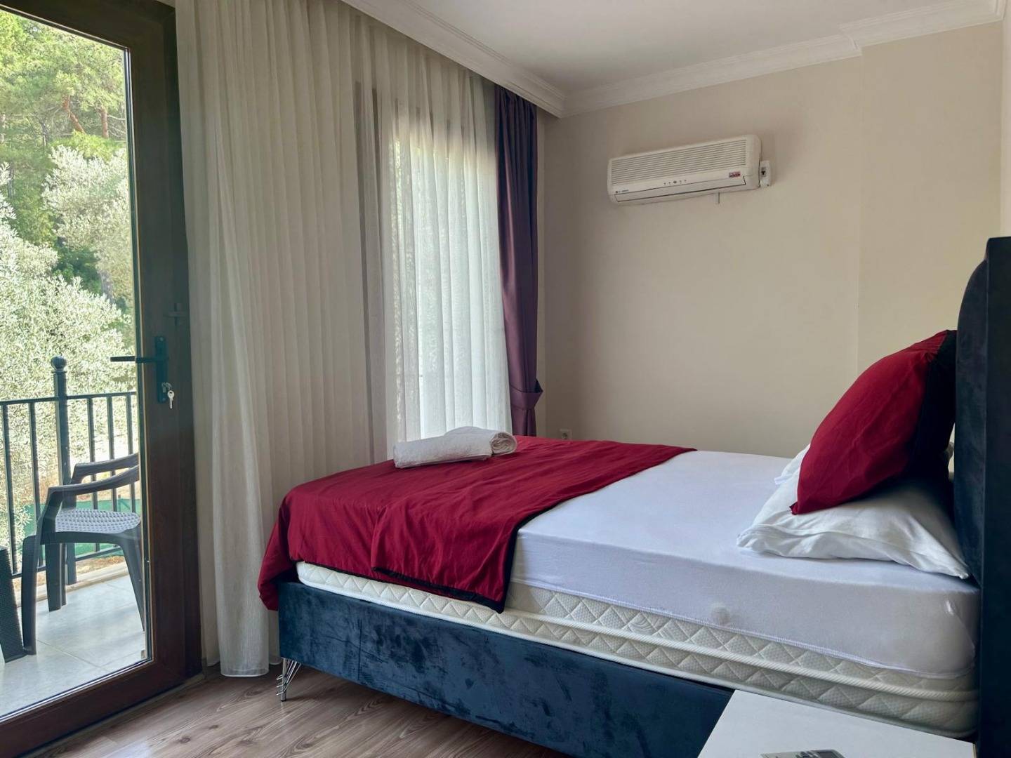 Fethiye Yeşilüzümlü'de Gözlerden Uzak Konumda, Özel Havuzlu, Geniş Villa