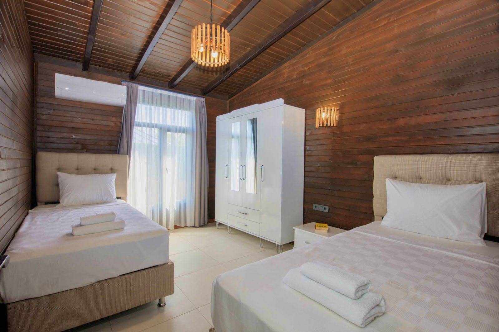 Fethiye Yeşilüzümlü'de Huzur Dolu Doğada, Ortak Havuzlu, 2+1 Villa