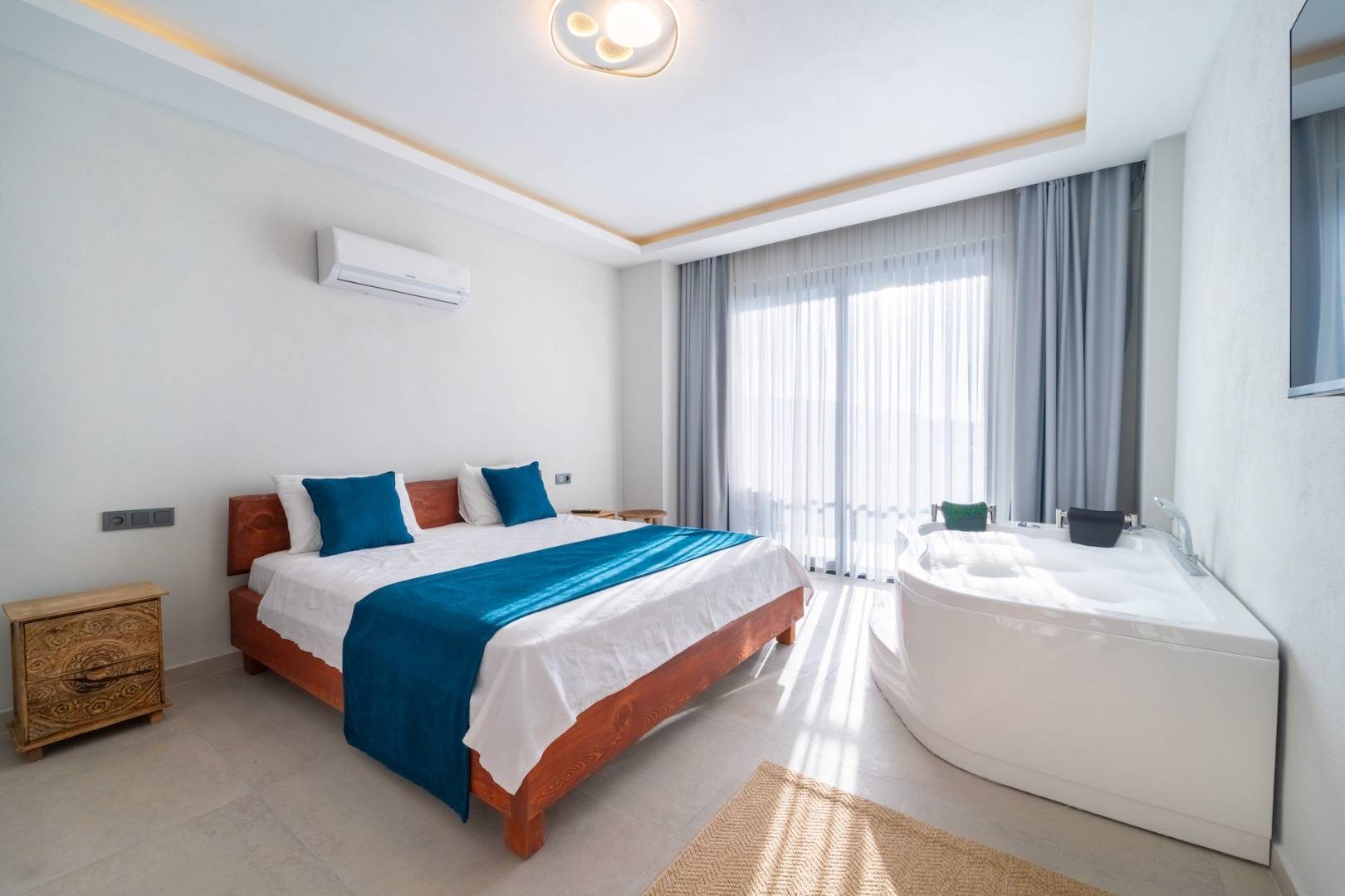 Fethiye Yeşilüzümlü'de Huzurlu Doğada, Özel Havuzlu, Konforlu Villa