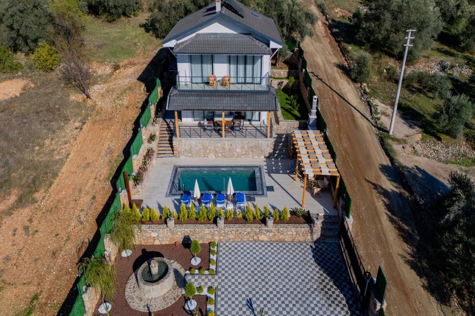 Fethiye Yeşilüzümlü'de Huzurlu Doğada, Özel Havuzlu, Konforlu Villa