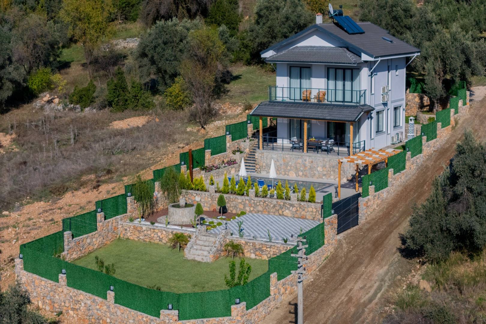 Fethiye Yeşilüzümlü'de Huzurlu Doğada, Özel Havuzlu, Konforlu Villa