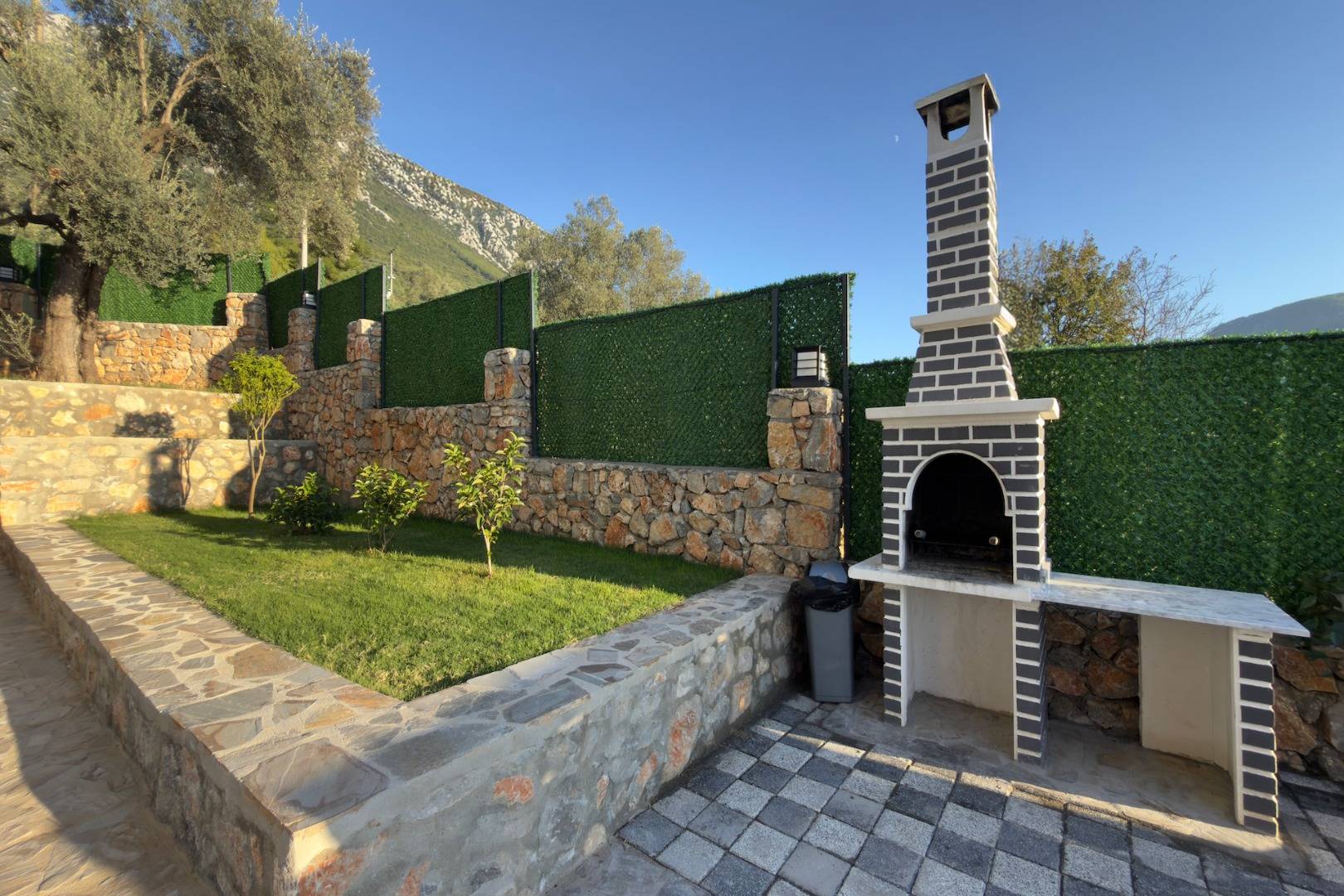 Fethiye Yeşilüzümlü'de Huzurlu Doğada, Özel Havuzlu, Konforlu Villa