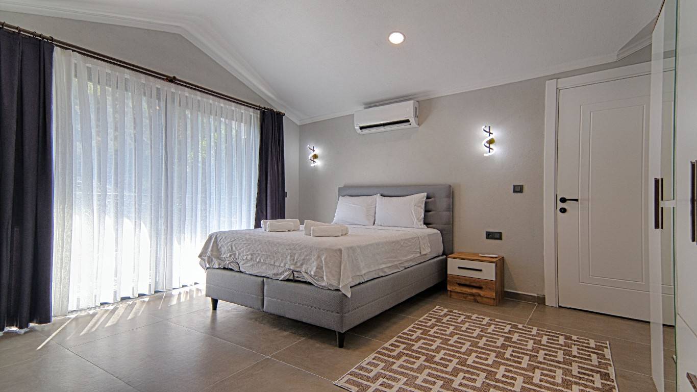 Göcek İnlice'de Sakin Konumda, Özel Havuzlu, İkiz Villa