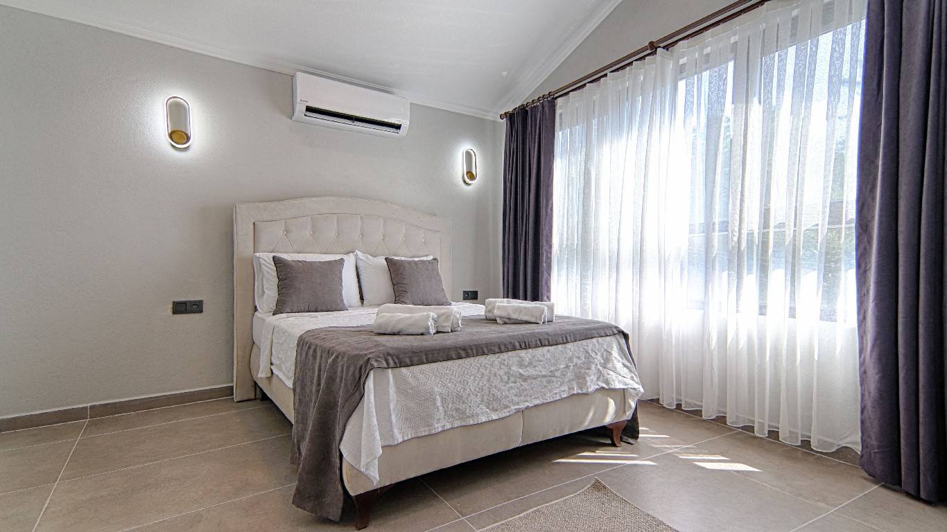 Göcek İnlice'de Sakin Konumda, Özel Havuzlu, İkiz Villa
