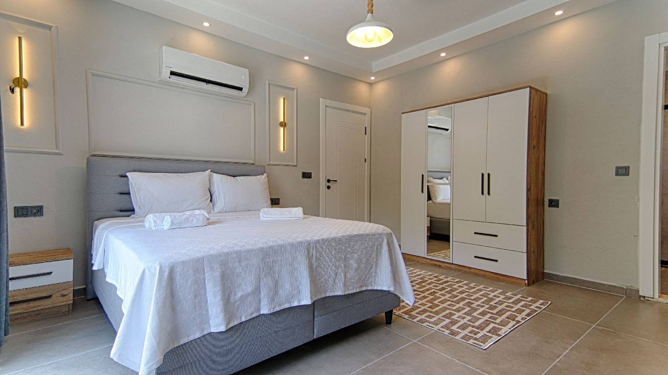 Göcek İnlice'de Sakin Konumda, Özel Havuzlu, İkiz Villa