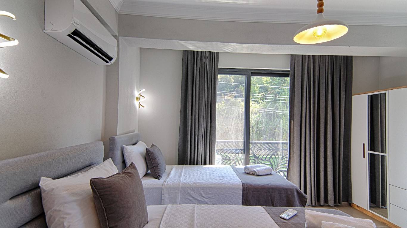 Göcek İnlice'de Sakin Konumda, Özel Havuzlu, İkiz Villa