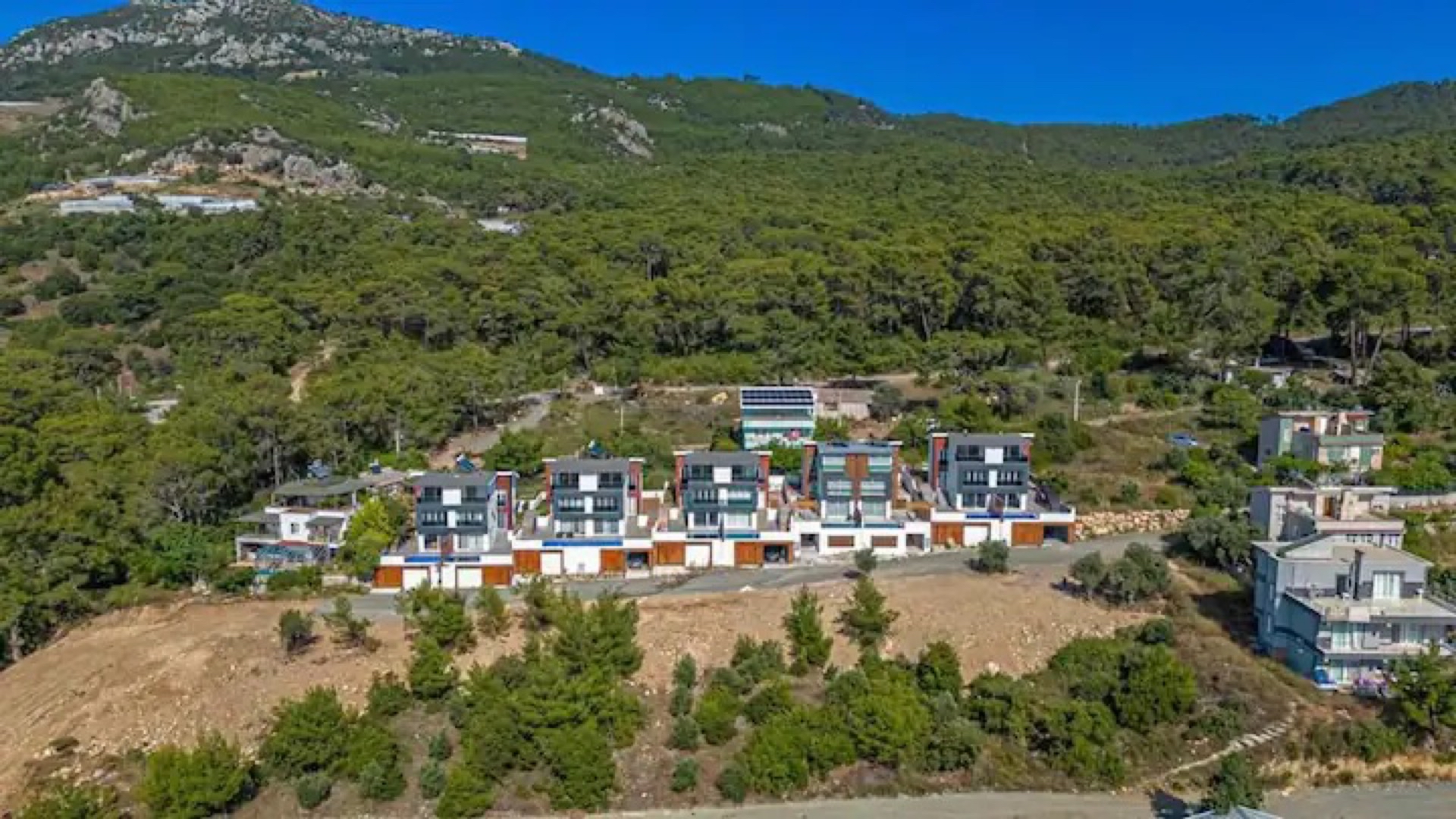 Antalya Kumluca'da Sakin Konumda, Özel Havuzlu, Lüks Tasarımlı Villa