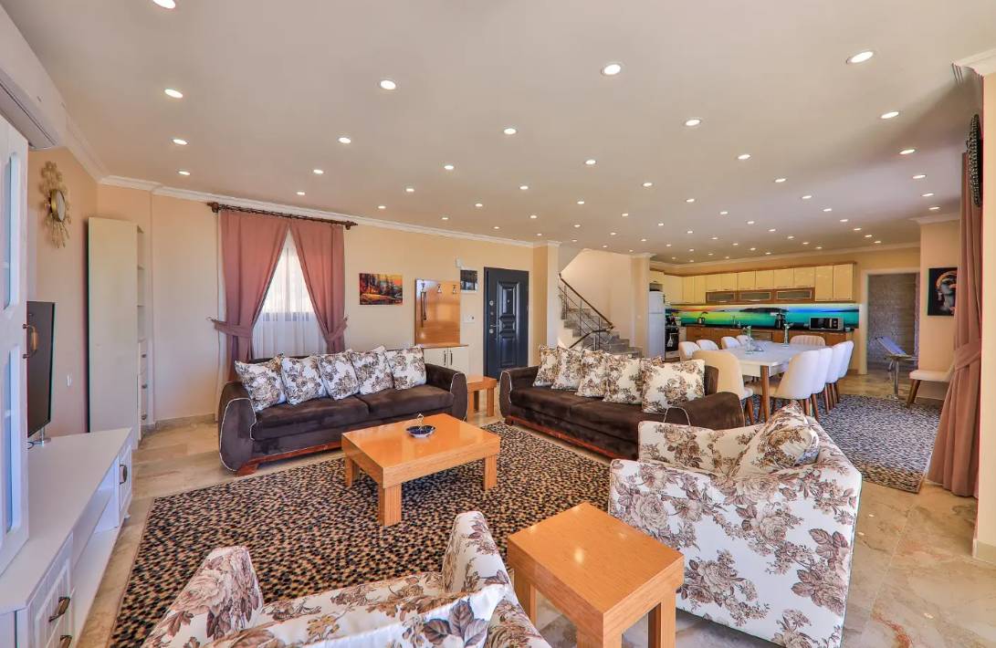 İslamlar'da Panoramik Deniz Manzaralı, Jakuzili, 10 Kişilik Villa