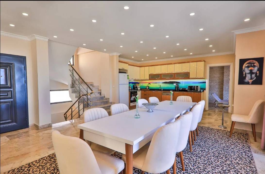İslamlar'da Panoramik Deniz Manzaralı, Jakuzili, 10 Kişilik Villa