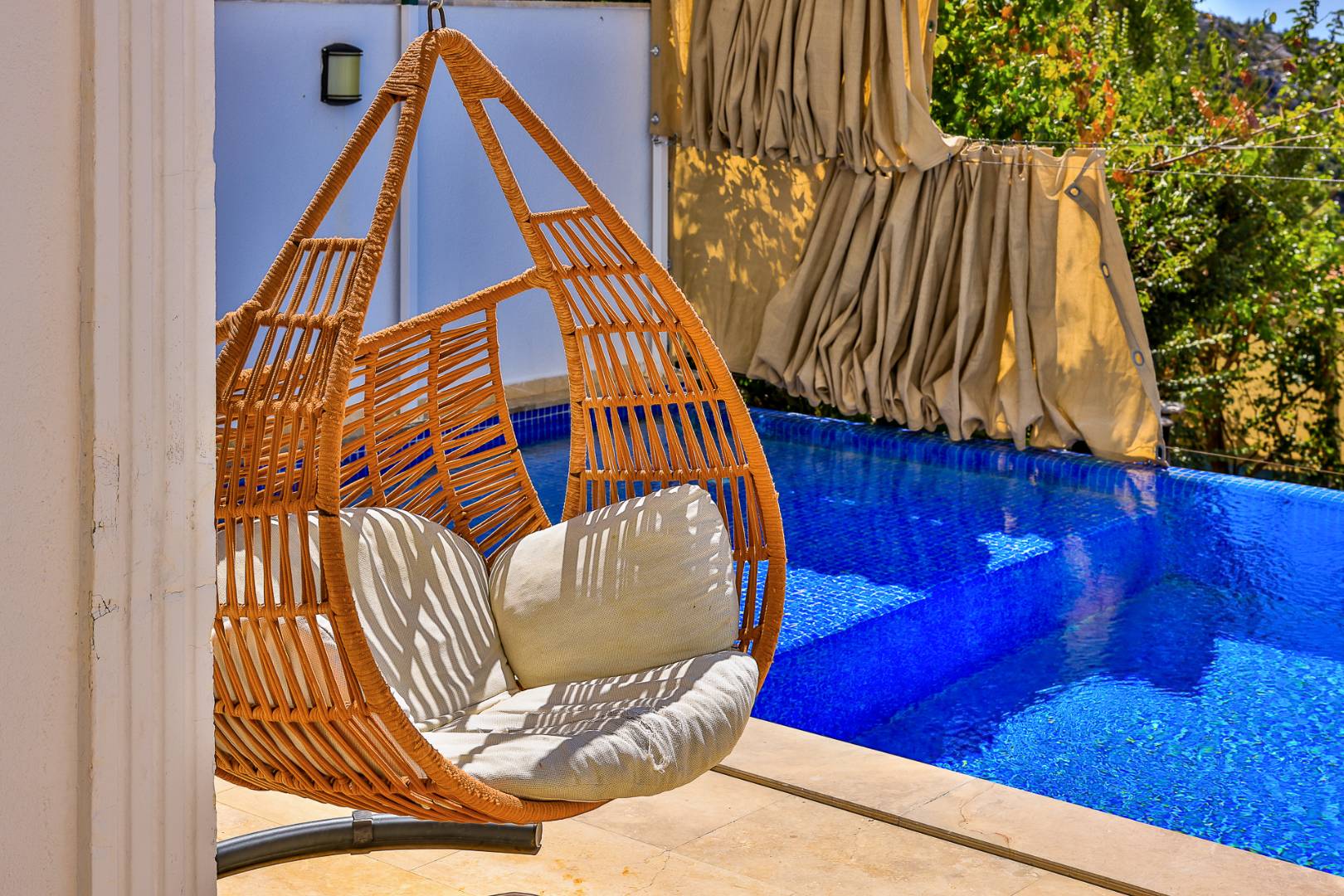 İslamlar'da Panoramik Deniz Manzaralı, Jakuzili, 10 Kişilik Villa