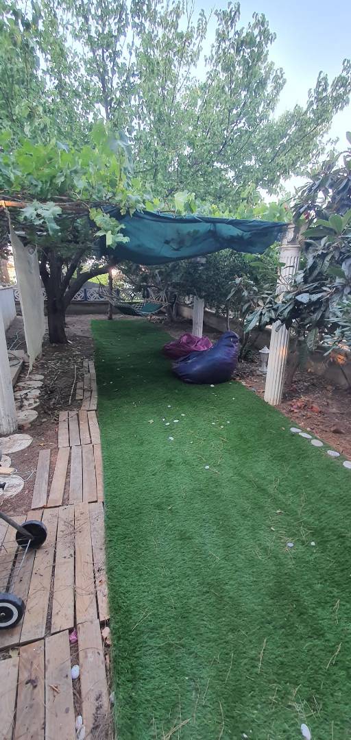 İzmir Çeşme'de Denize Yakın Konumda, Müstakil Bahçeli, 2 Katlı Villa