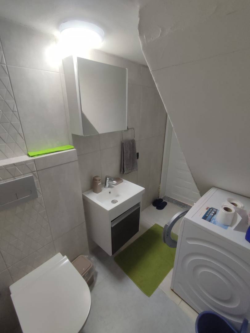 İzmir Karaburun'da Merkeze Yakın Konumda, Tarihi Yapıda, 2+1 Taş Ev