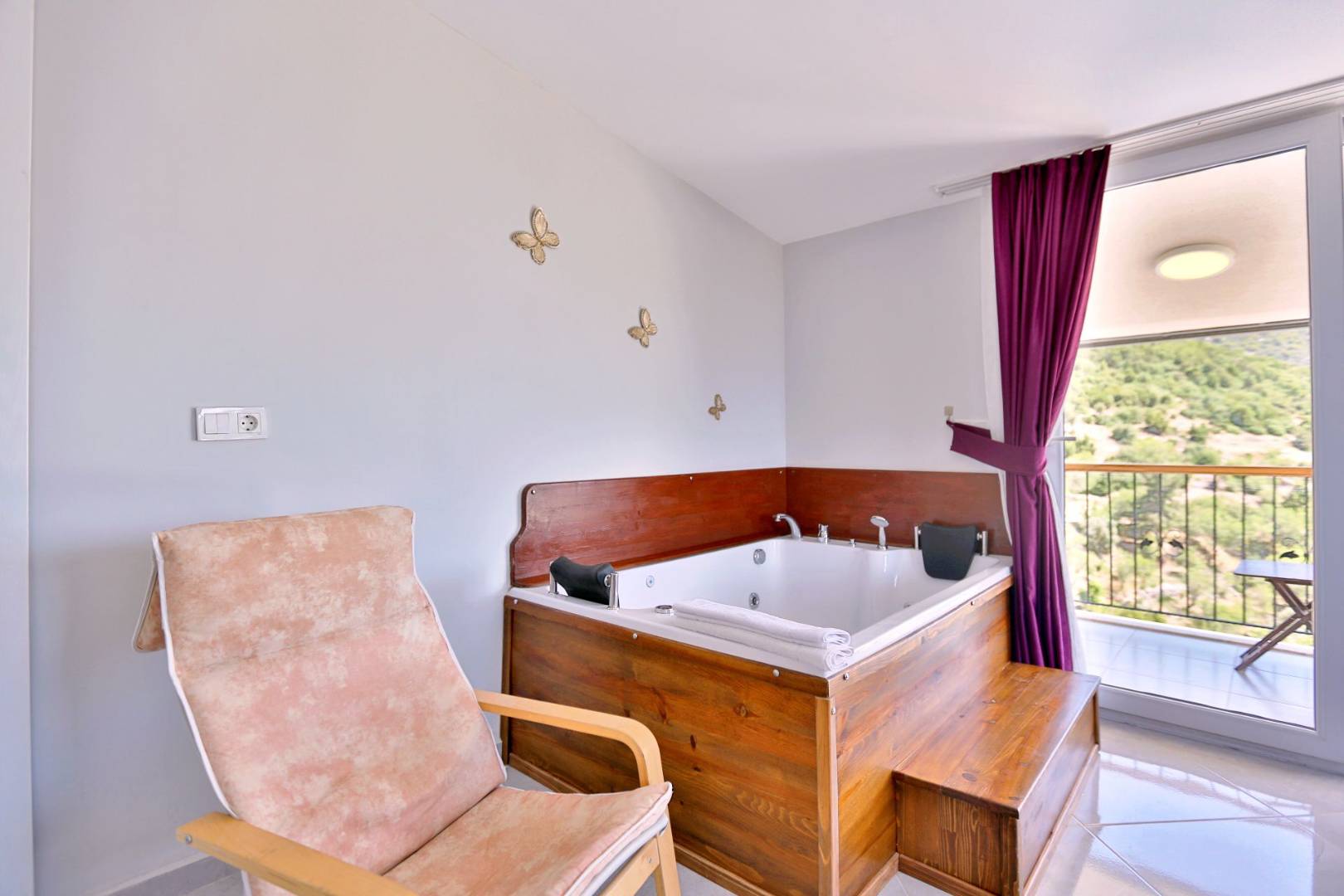 Kaş Sarıbelen'de Doğa İle İç İçe, Özel Havuzlu, 3+1 Villa