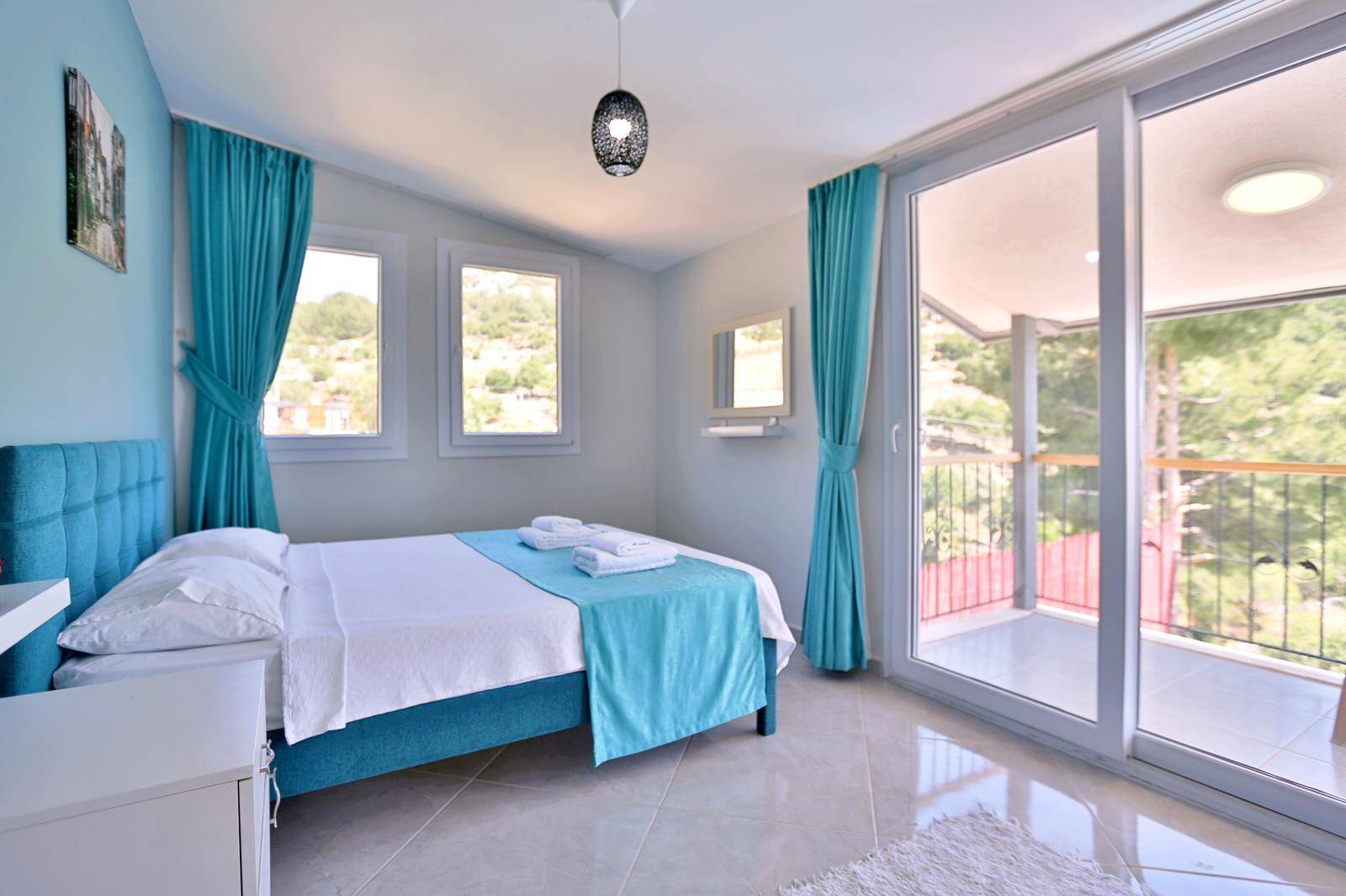 Kaş Sarıbelen'de Doğa İle İç İçe, Özel Havuzlu, 3+1 Villa