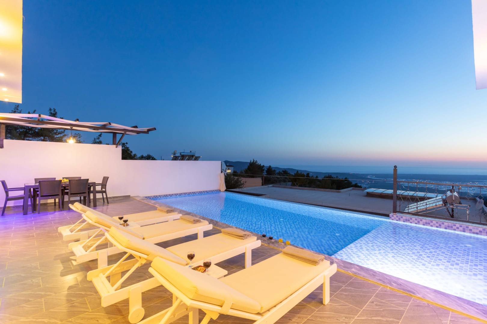 Kaş İslamlar'da Doğa İle İç İçe, Özel Havuzlu, Jakuzili Villa