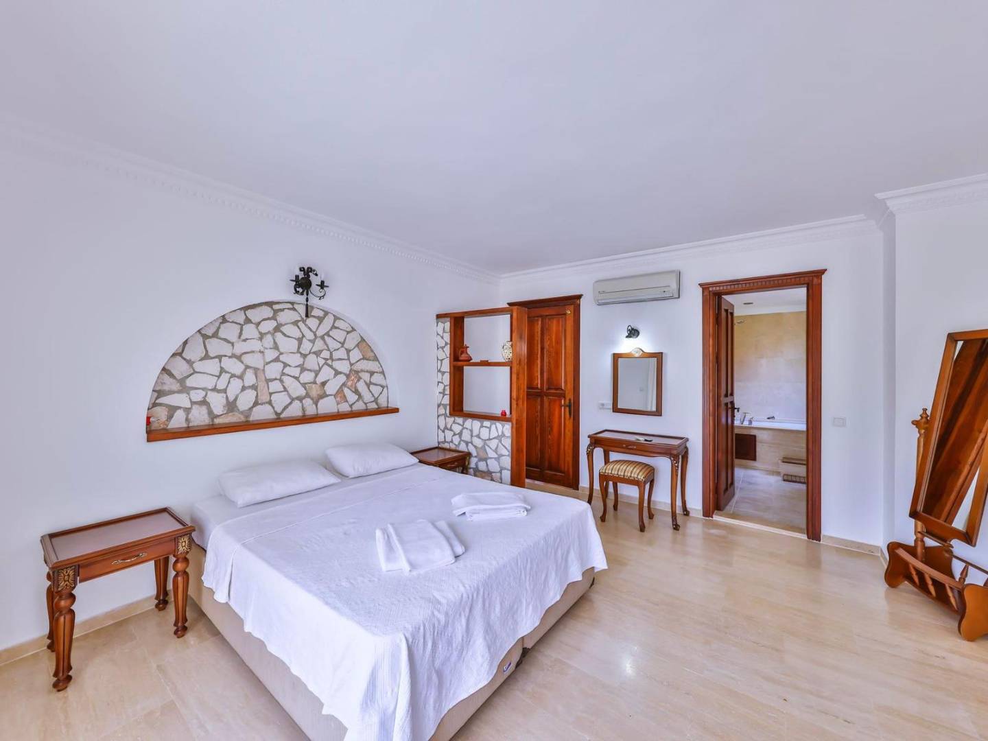 Kaş Çukurbağ'da Sakin Konumda, Özel Havuzlu, Jakuzili, Kiralık Villa 46072 — 9