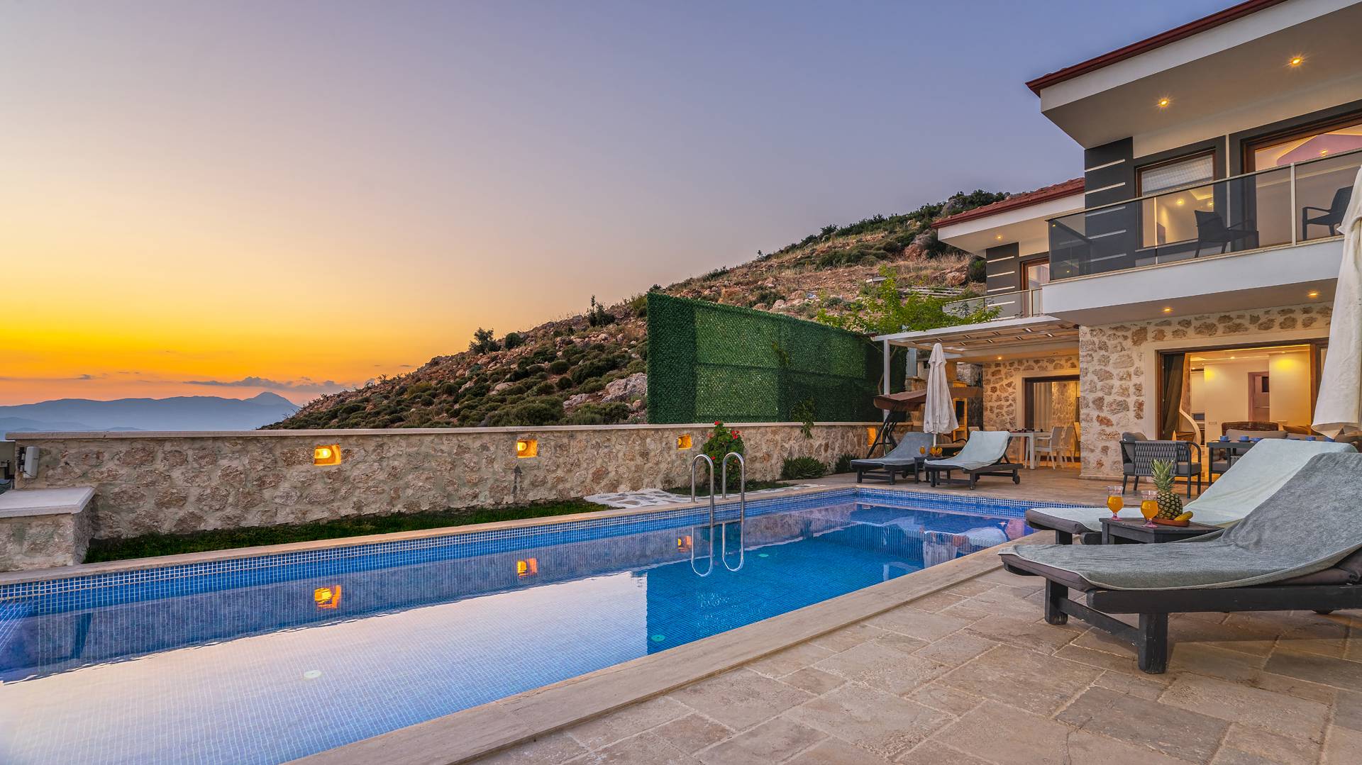 Kaş İslamlar'da Kartpostallık Manzaralı, Özel Havuzlu, 2+1 Villa