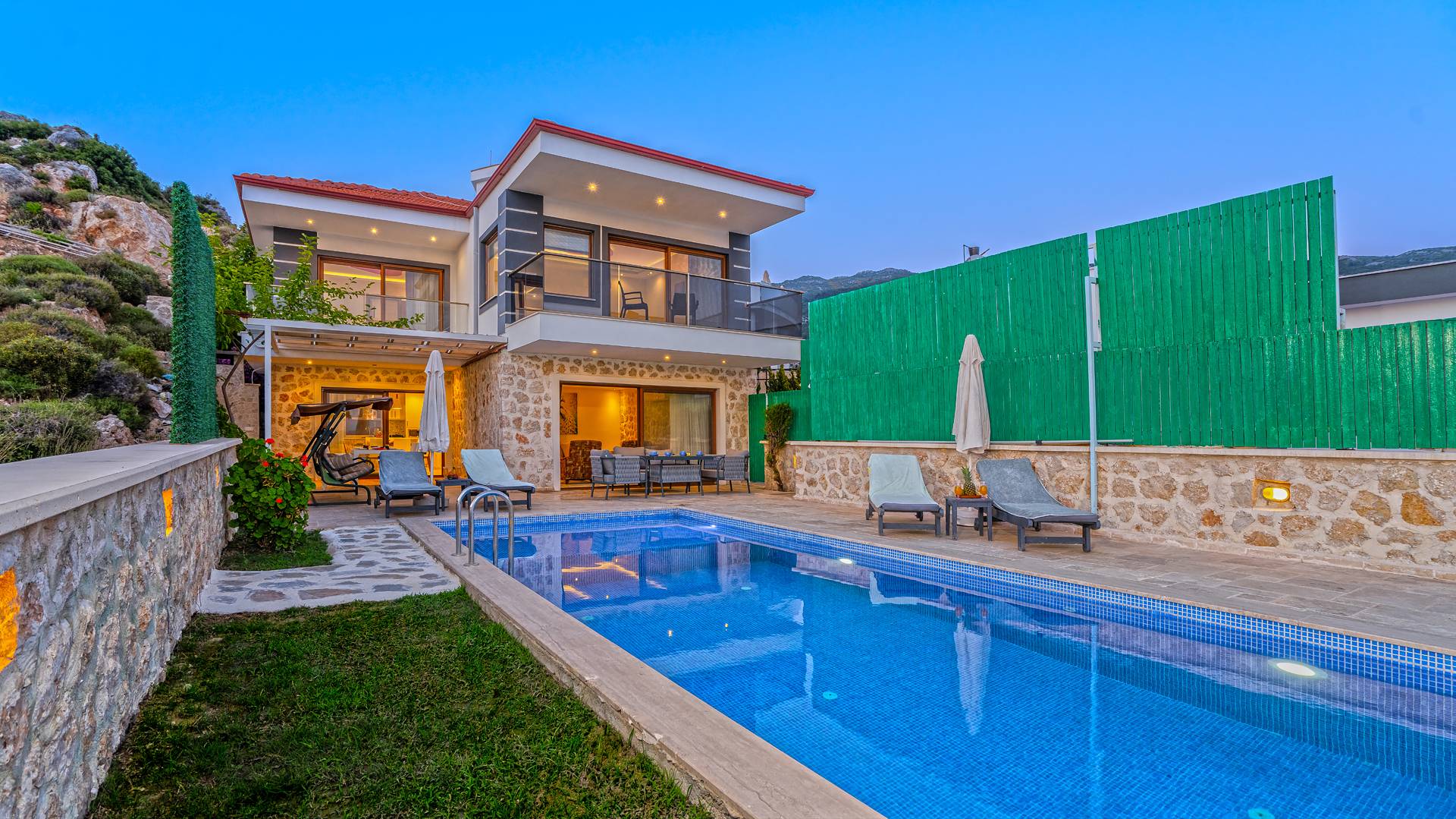 Kaş İslamlar'da Kartpostallık Manzaralı, Özel Havuzlu, 2+1 Villa