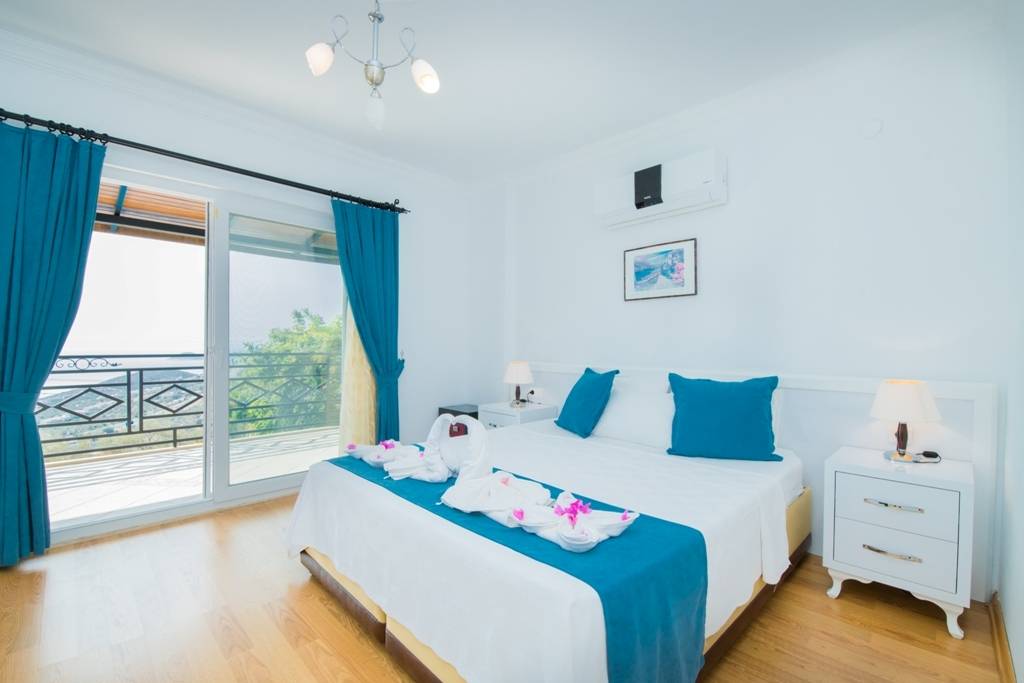 Kaş İslamlar'da Kalabalık Ailelere Uygun, Özel Havuzlu, Manzaralı Villa
