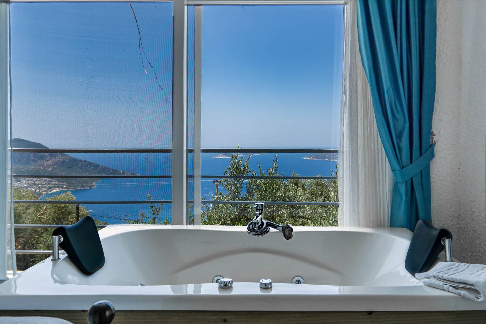Kalkan Kördere'de Deniz Manzaralı, Özel Havuzlu, Balayı Villası